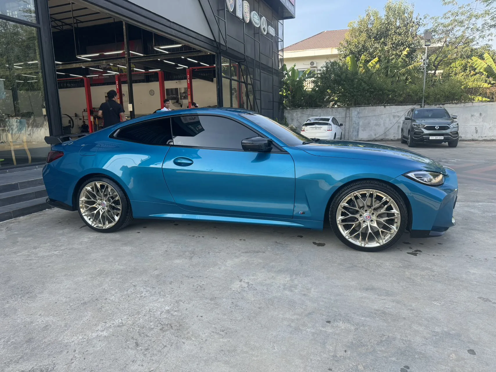 BMW 420 – Custom Forged 20-inch Wheels – Frozen Gold