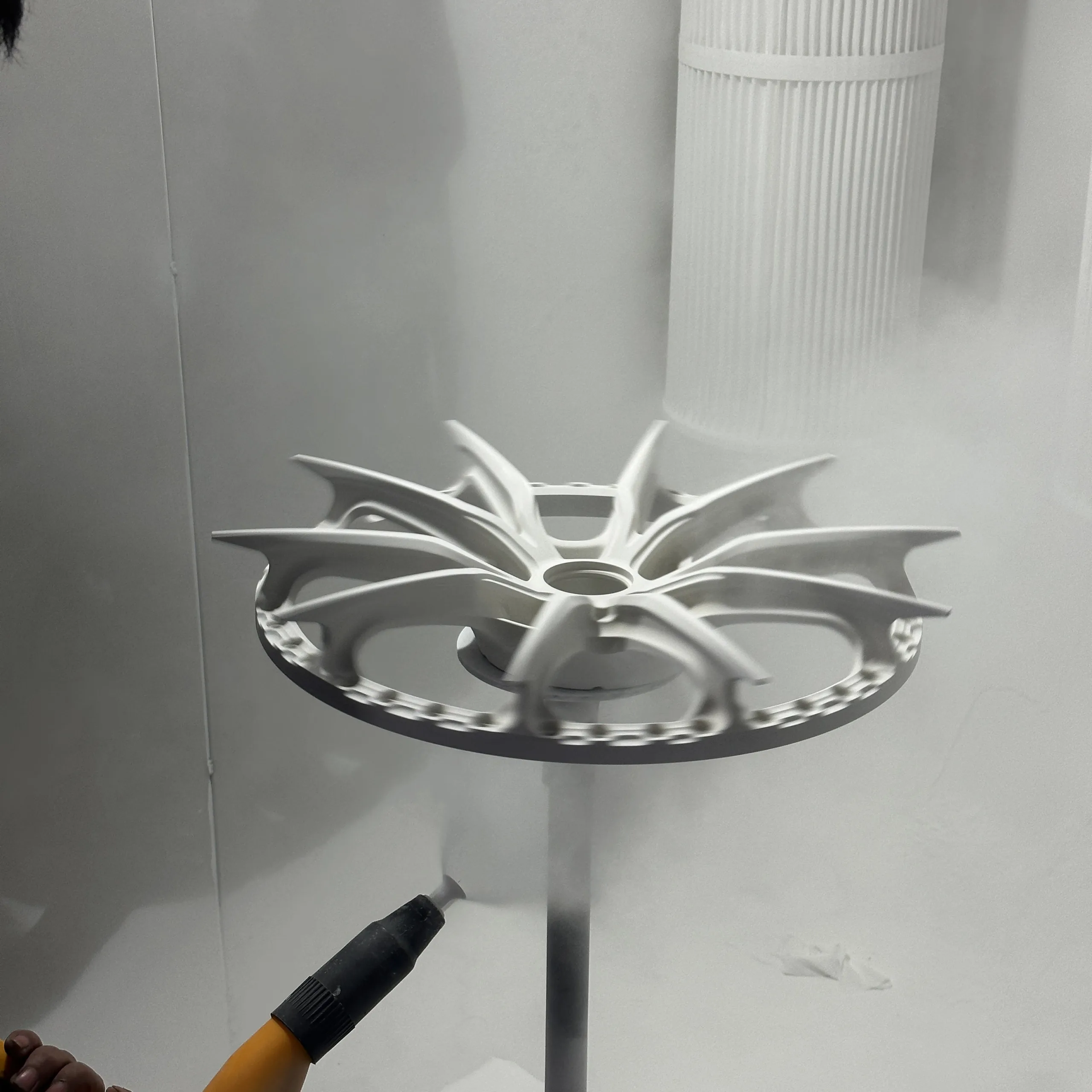 Forged wheel hub painting process (2) Forged wheel hub painting process 2 scaled