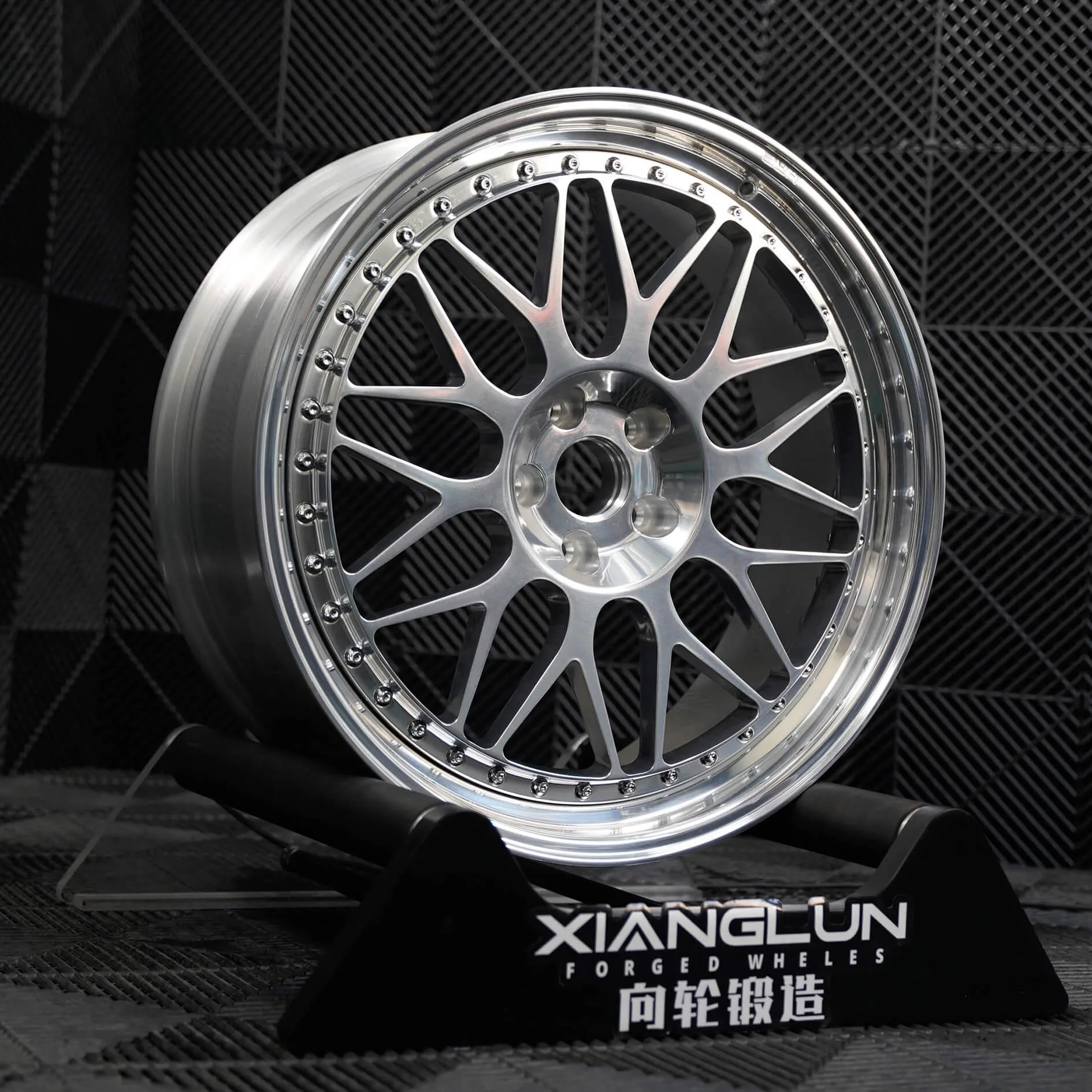 300 Polished Center & Polished Rim (4) 300 Polished Center Polished Rim 4