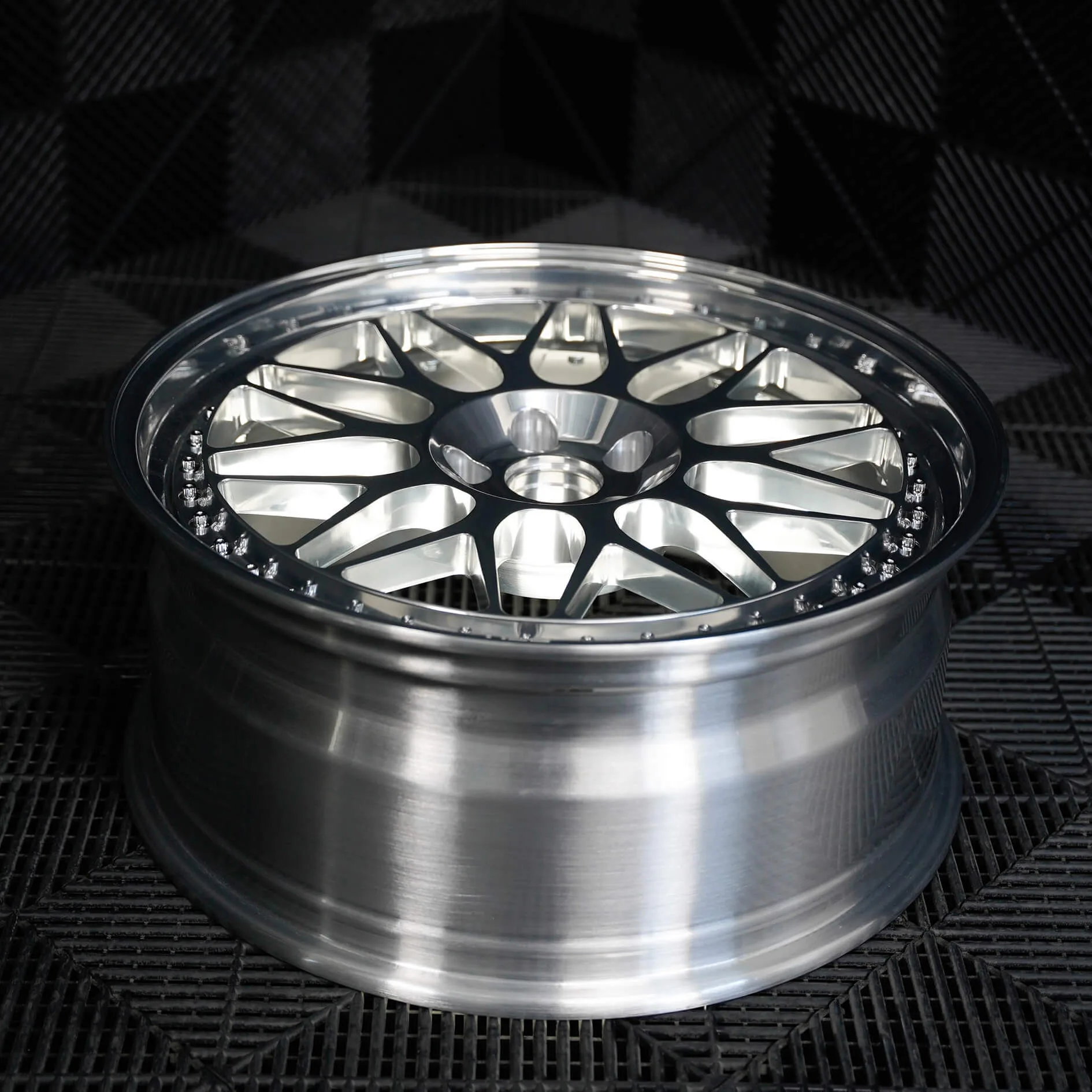 300 Polished Center & Polished Rim (6) 300 Polished Center Polished Rim 6