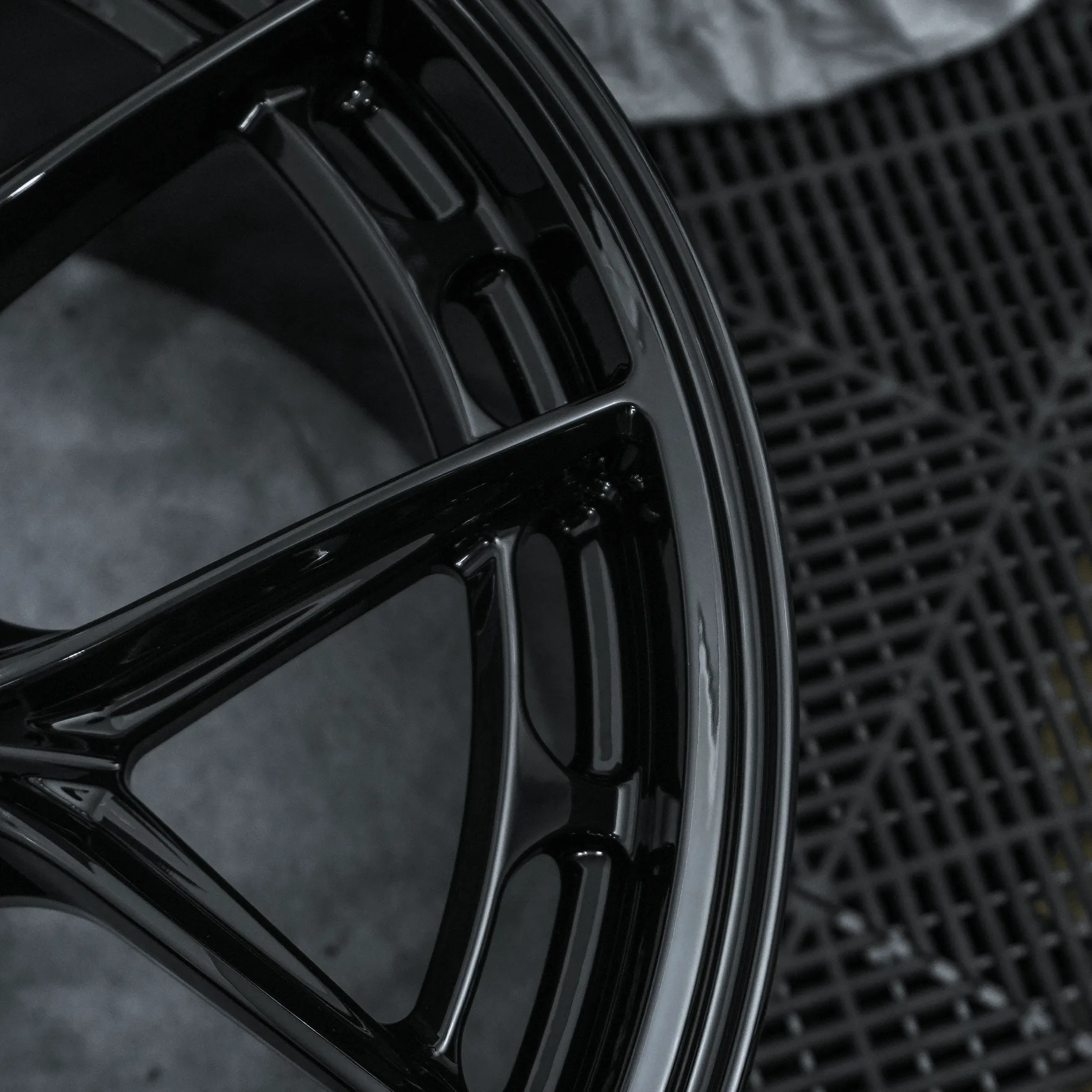 Ferrari Black Y Spoke Wheels 1