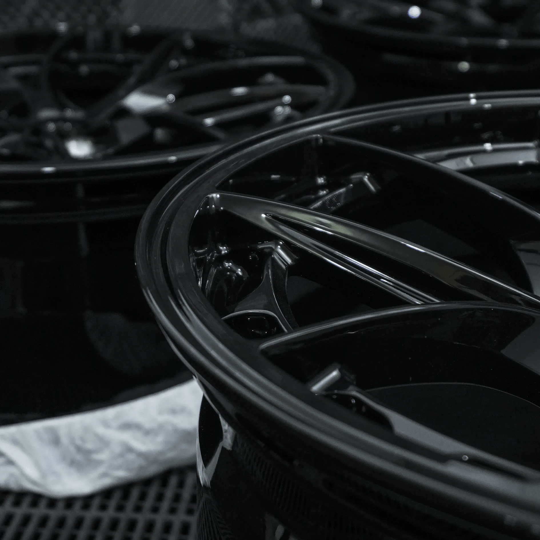 Ferrari Black Y Spoke Wheels 6