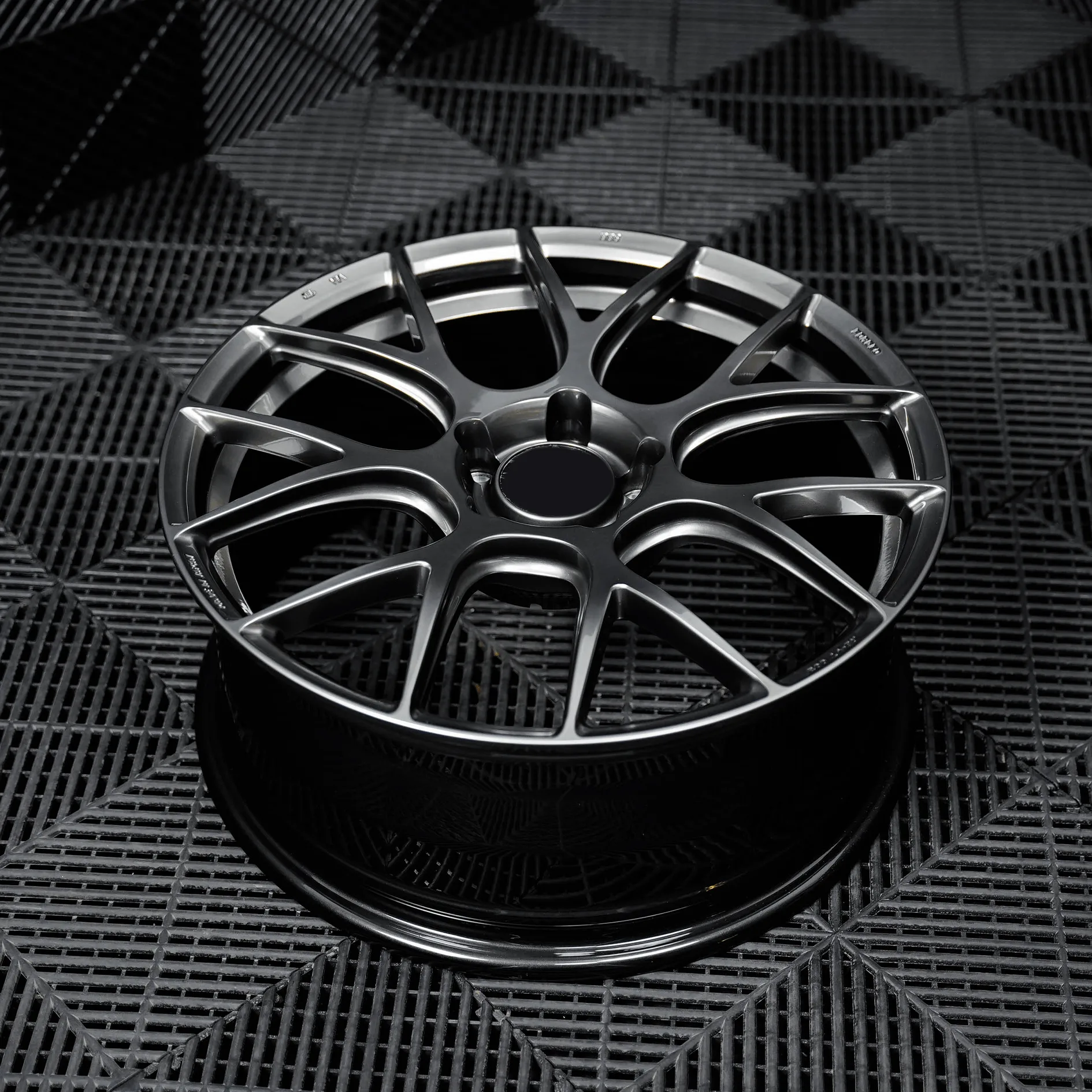 Gloss Black (4) Gloss Black 4
