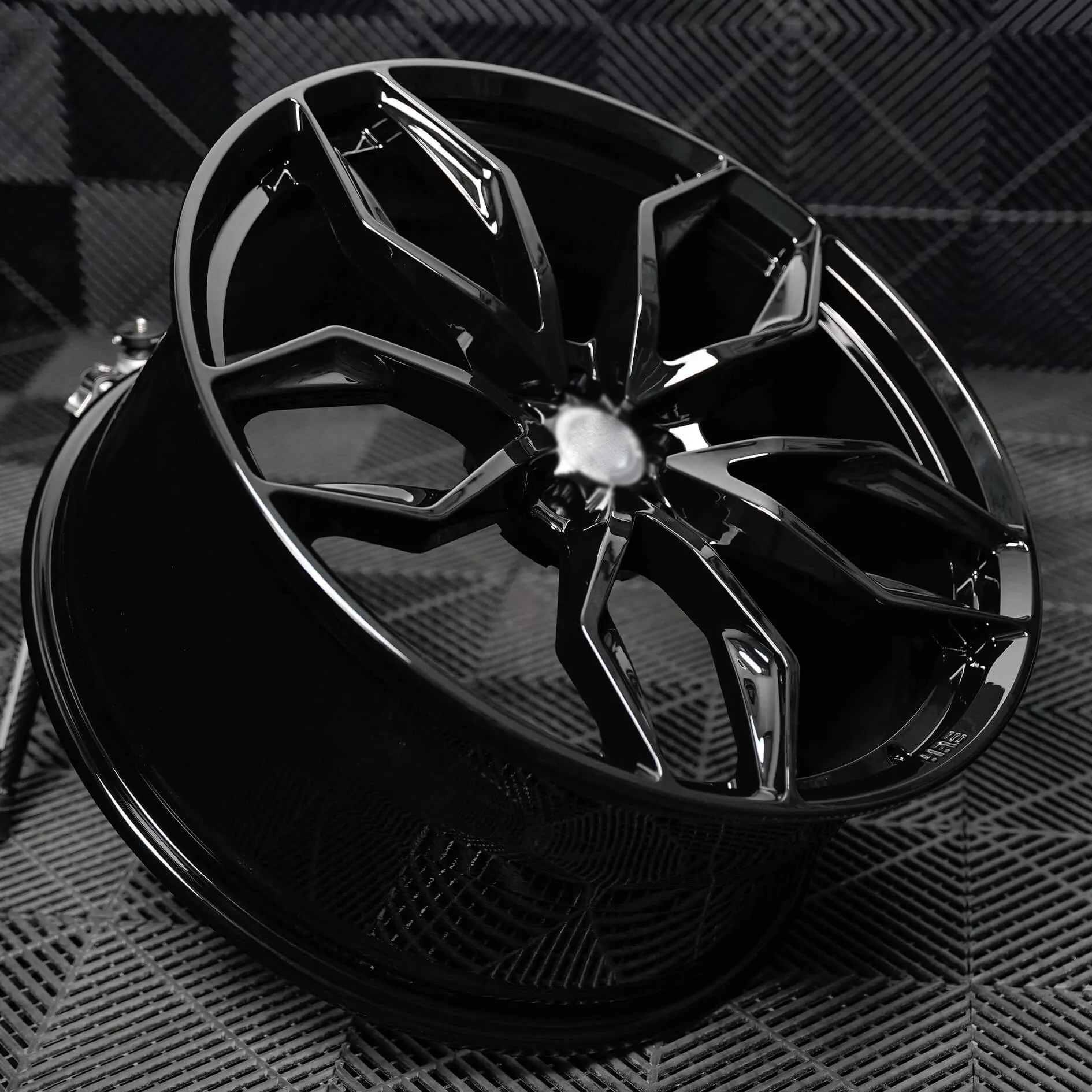 Gloss Black (5) Gloss Black 5 1