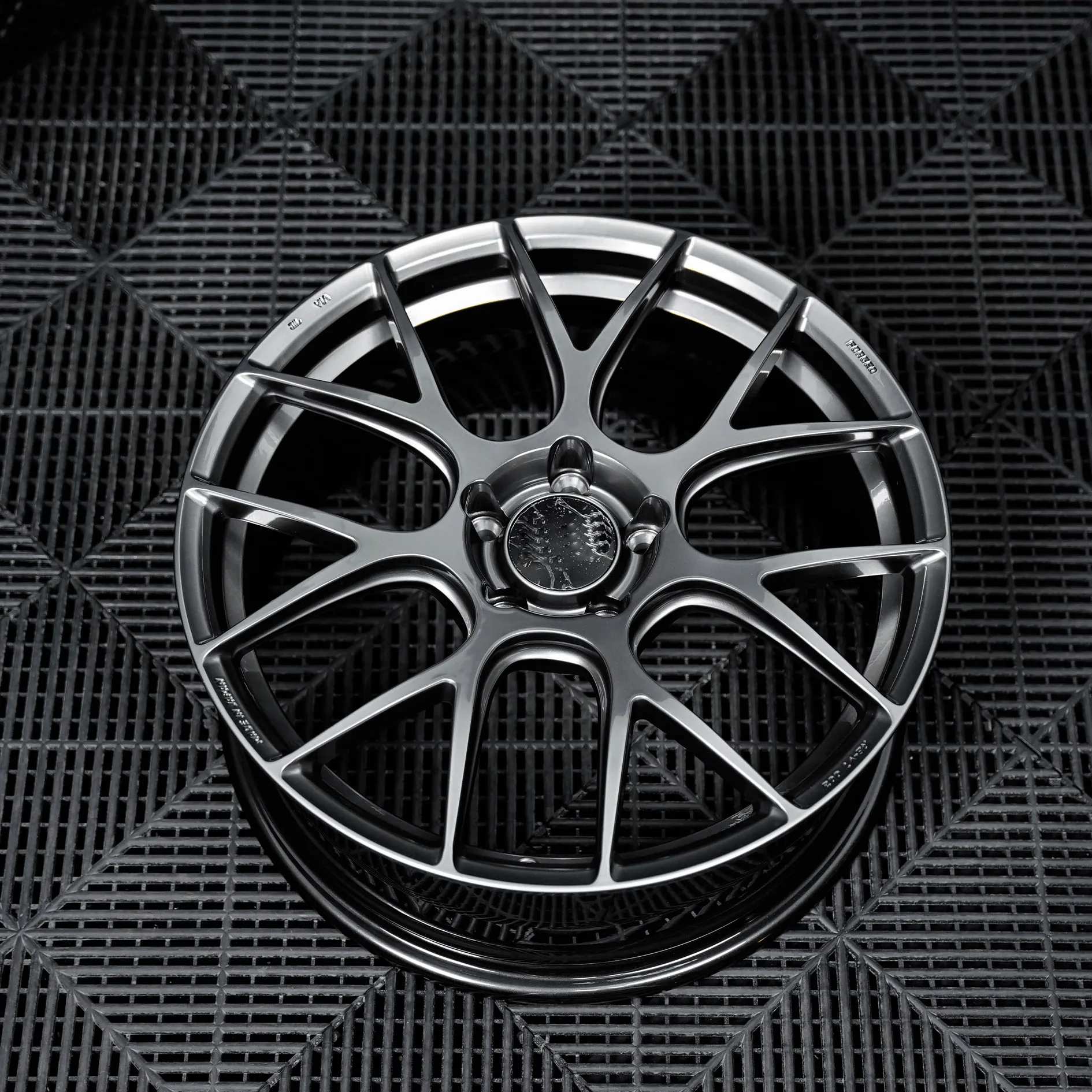 Gloss Black (5) Gloss Black 5