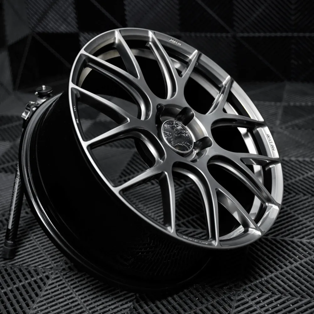 Gloss Black 6 e1781940080449