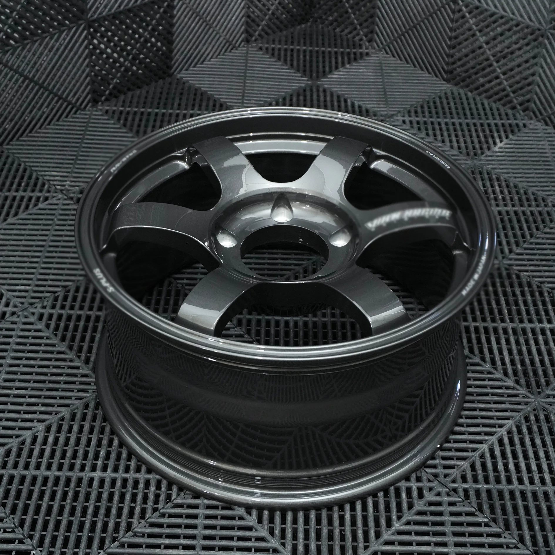 Gloss Gunmetal 1