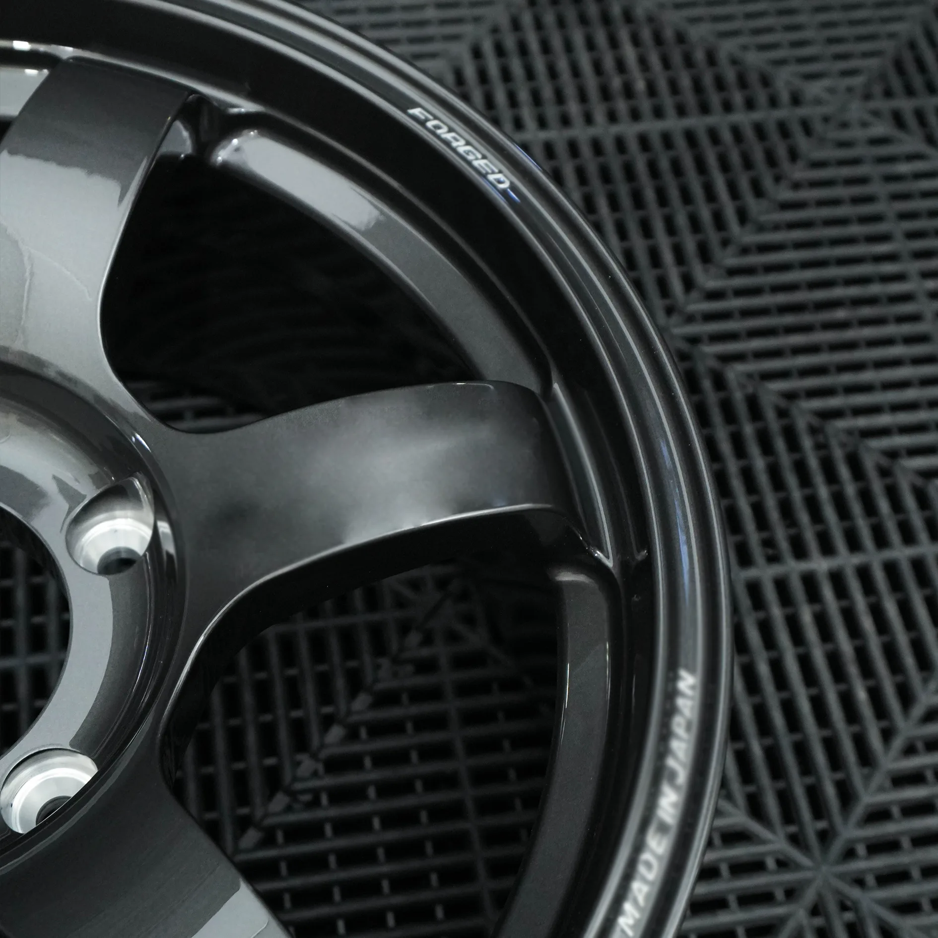 Gloss Gunmetal 4