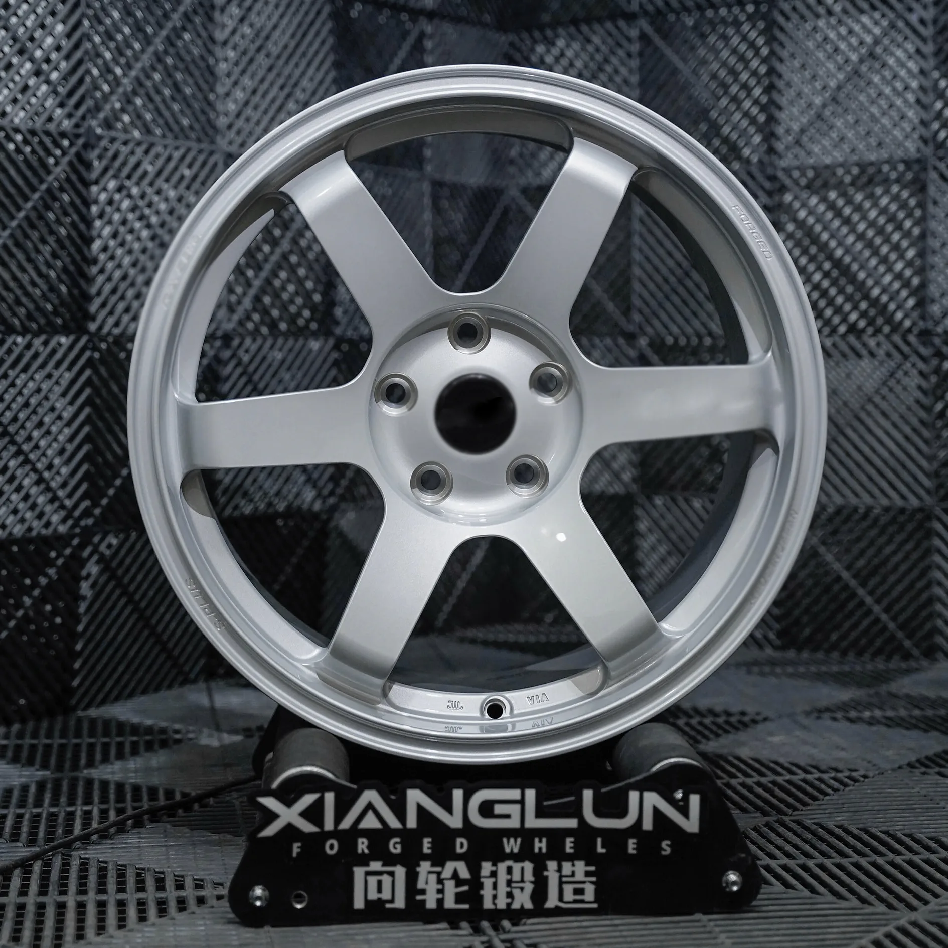 Gloss Silver 4 1