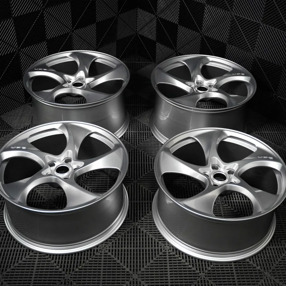 Gloss Silver 5 e1781940712262
