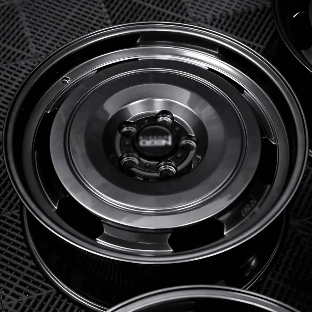 Land Rover – Gloss Black Dish Wheel (3) Land Rover Gloss Black Dish Wheel 3 e1781947979585