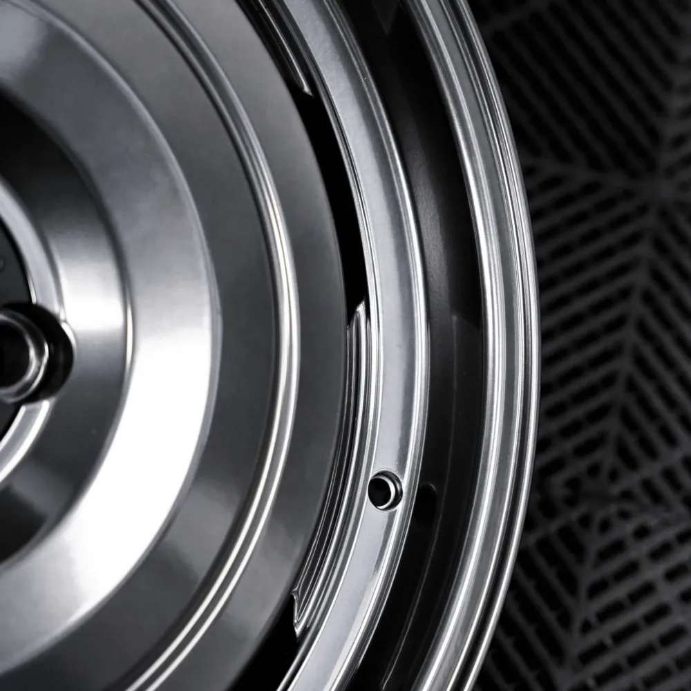 Land Rover – Gloss Black Dish Wheel (5) Land Rover Gloss Black Dish Wheel 5 e1781947948927
