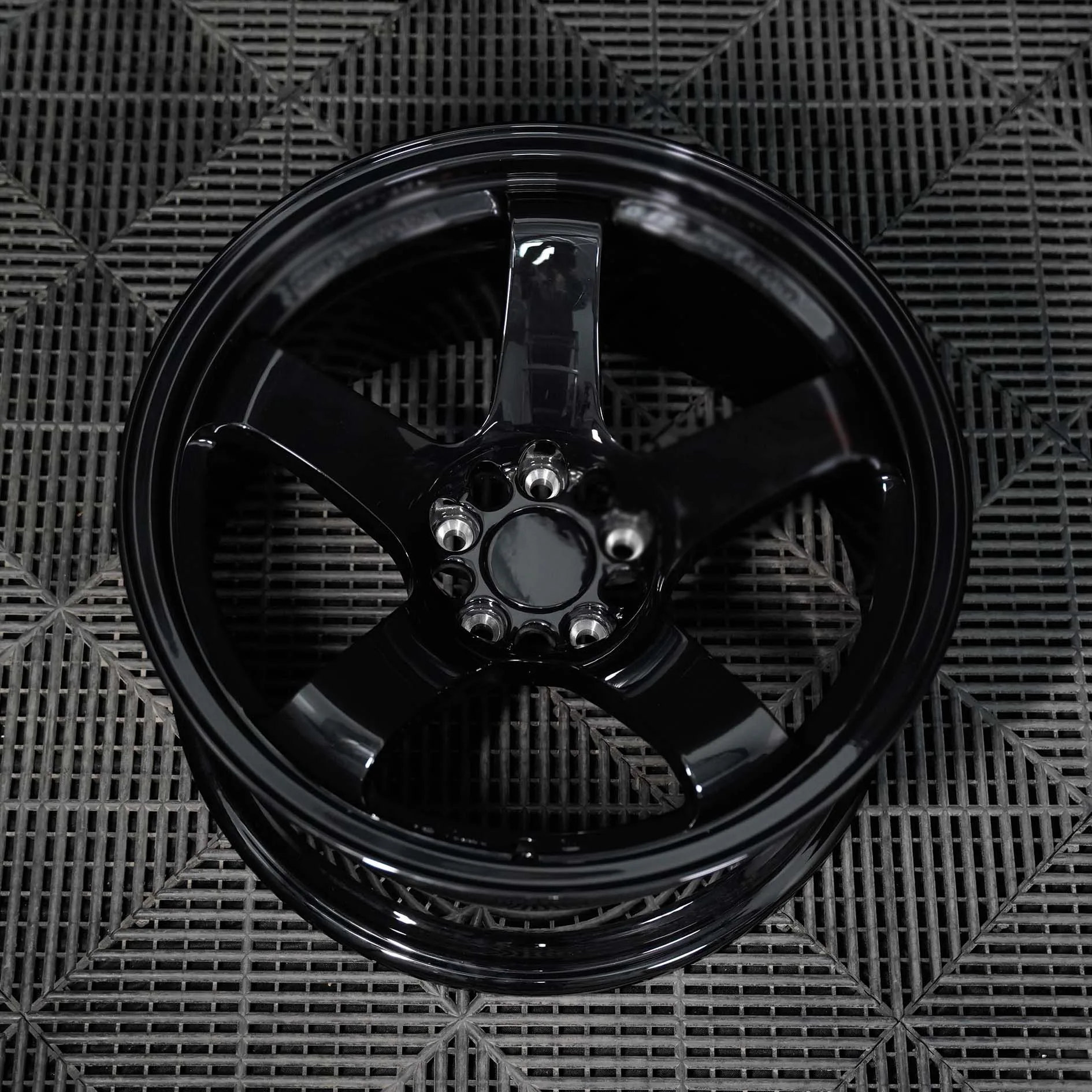 Nissan Gloss Black (5) Nissan Gloss Black 5